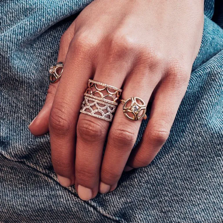 Bague bandeau Perpétuel.le semi-pavée