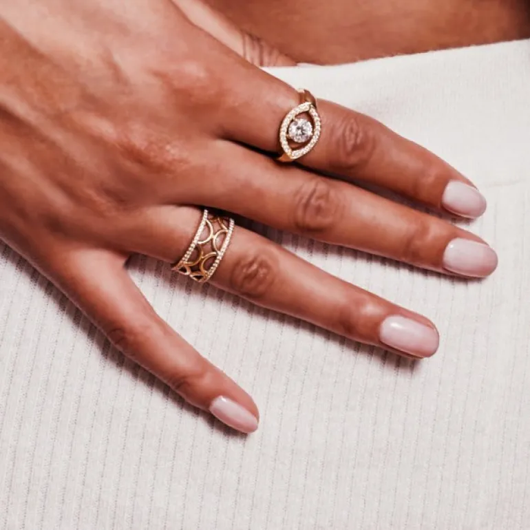 Bague bandeau Perpétuel.le semi-pavée