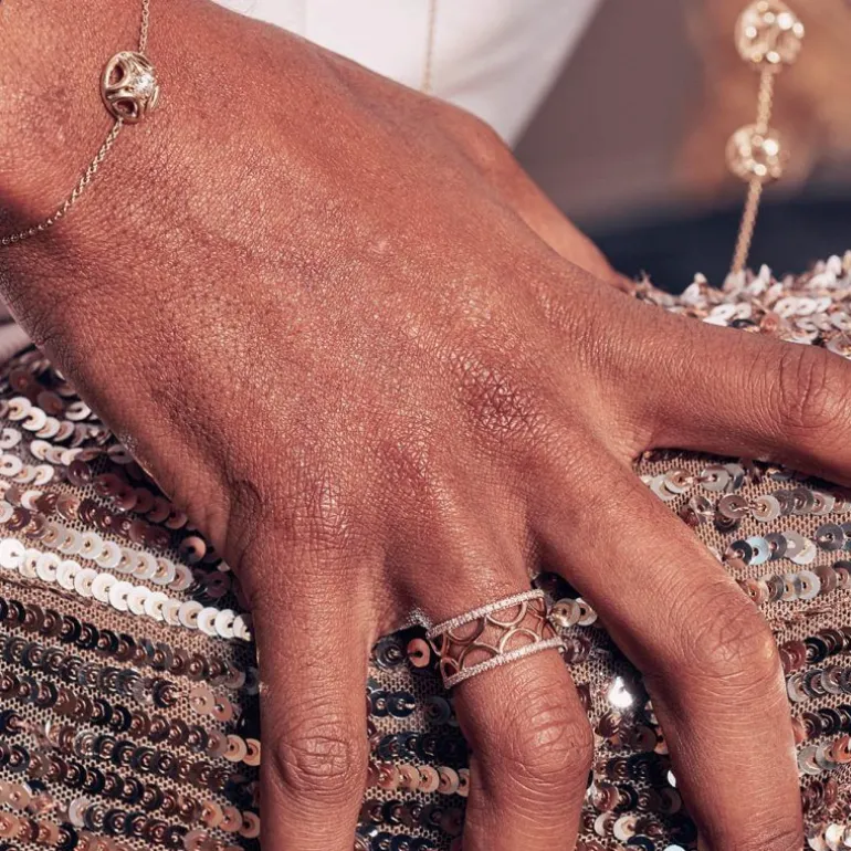Bague bandeau Perpétuel.le semi-pavée