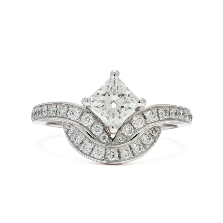 Bague Emblème 0.7ct Princesse pavée