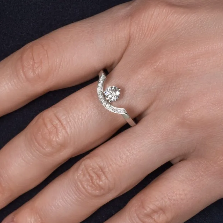 Bague Intrépide grand arc 0.5ct pavée