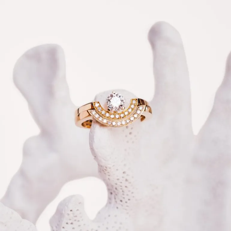 Bague Intrépide grand arc pavée