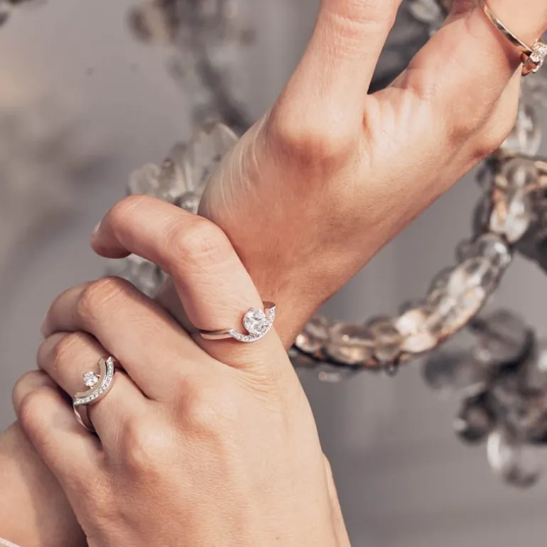 Bague Intrépide grand arc 0.25ct pavée