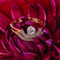 Bague Intr&eacute;pide petit arc 1ct pav&eacute;e