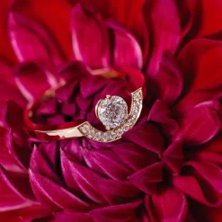 Bague Intr&eacute;pide petit arc 0.25ct pav&eacute;e