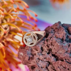 Chevali&egrave;re Perp&eacute;tuel.le 0.25ct pav&eacute;e