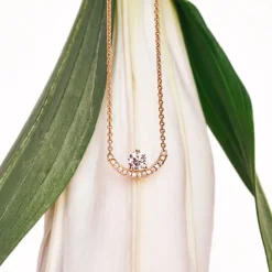 Pendentif Intr&eacute;pide grand arc 0.5ct pav&eacute;
