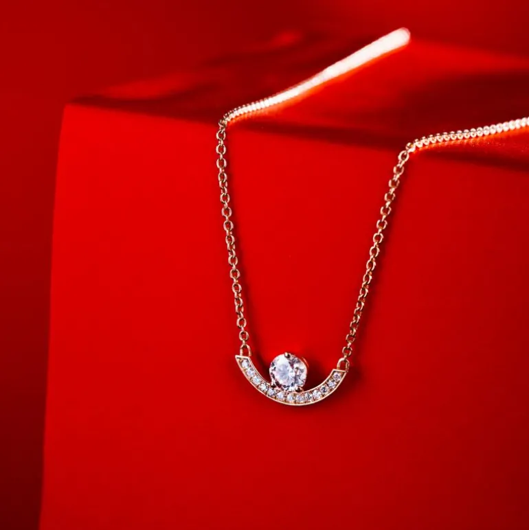 Pendentif Intrépide grand arc 0.5ct pavé