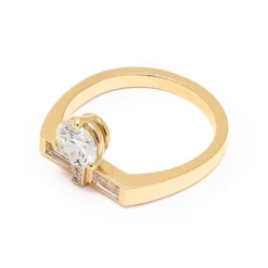 Solitaire Uraeus 0.7ct pav&eacute; baguette