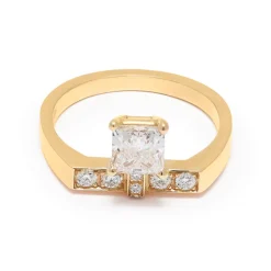 Solitaire Uraeus 0.7ct Princesse pav&eacute;